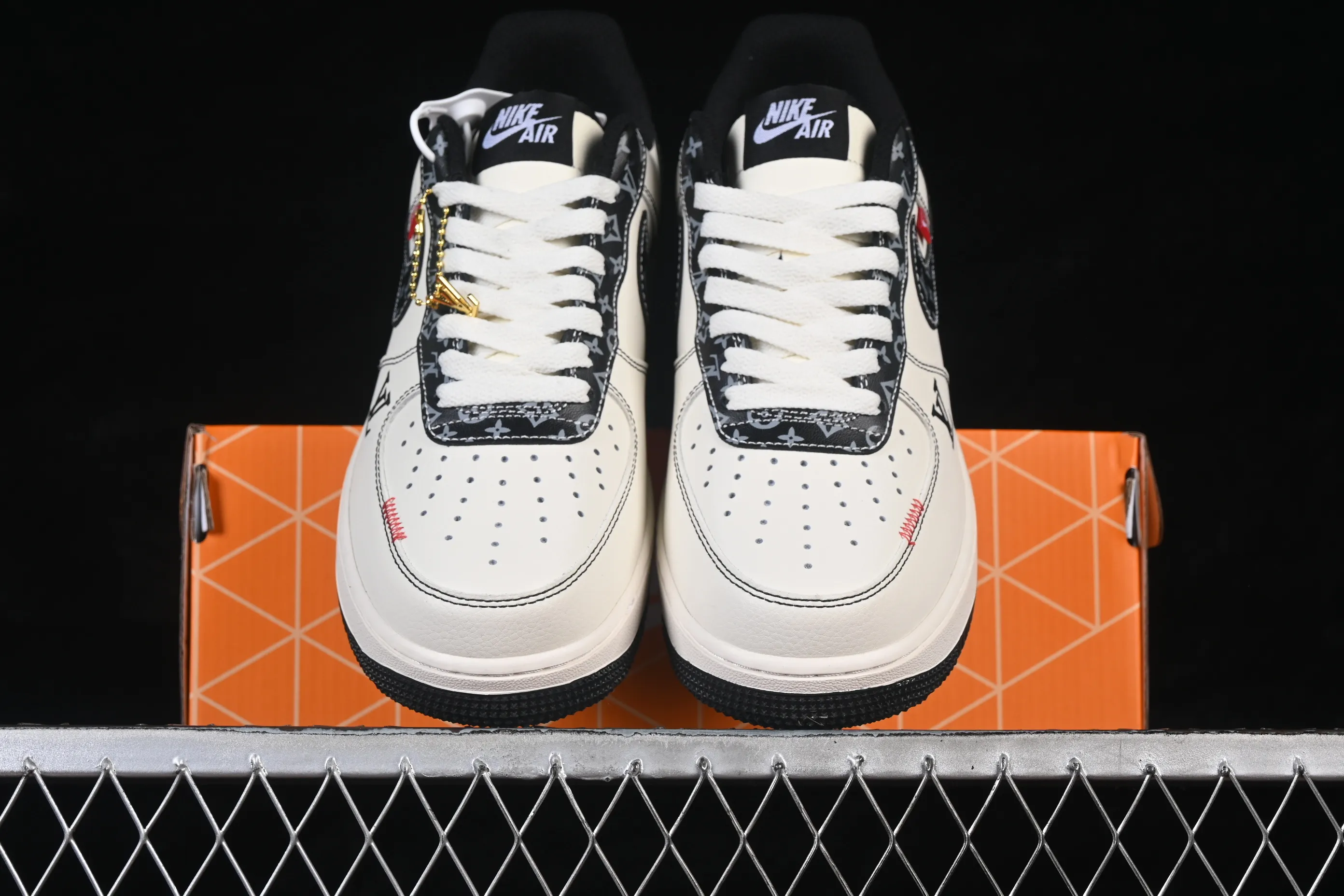 All categories Nk Air Force 1 Air Force series Nk Air Force 1 Low Air Force low-top Nike Air Force 1'07 Low co-branded old pattern Air Force 1 low-top casual sneakers LV2288-002